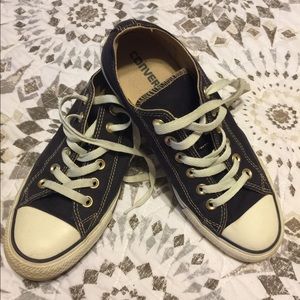 Dark navy converse size 8
